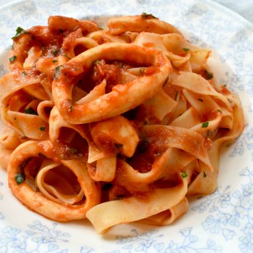 Fettuccine ‘con sugo di calamari’ (with squid sauce)