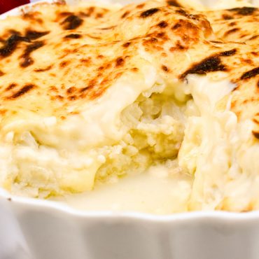 Cauliflower bake with creamy Besciamella sauce