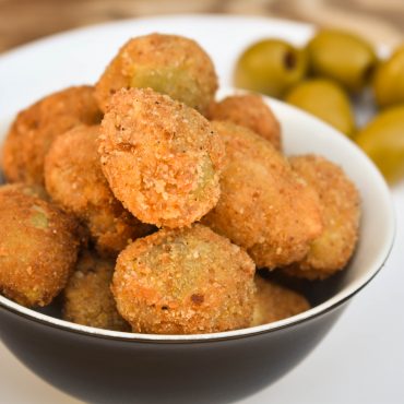 Olive Ascolane (meat stuffed olives)